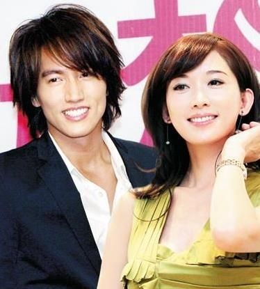 男人八字胡子好吗_男人三白眼面相好吗_华新轩风水