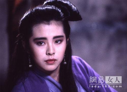 王祖贤晒自拍美照 曾出车祸却美貌依旧