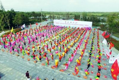扬州第二届广场舞大赛邗江启幕 500人惊艳亮相