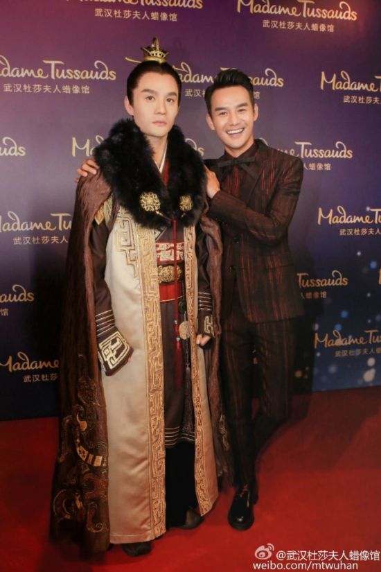像不像?王凯蜡像揭幕 李准基权志龙朴信惠等明星蜡像丑哭【组图】