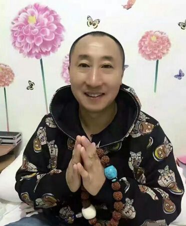 赵本山徒弟去世 张小光撞高速栏杆现场视频曝