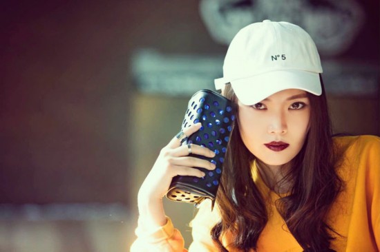 《余罪》大嫂徐冬冬火辣叛逆 化身街头滑板少女