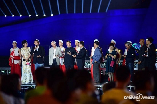 第三届丝路电影节西安闭幕 《金钱的诱惑》成