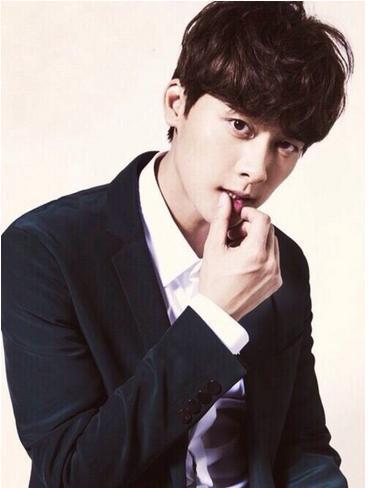 杨洋胡歌李易峰陈伟霆鹿晗吴亦凡张艺兴 男神