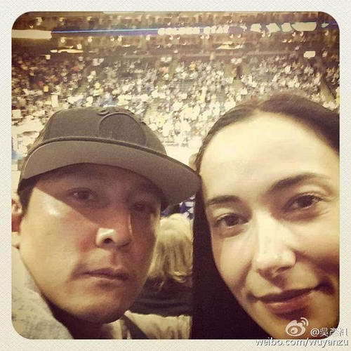 娱乐圈流行仰脸自拍 帅如吴彦祖丑如她