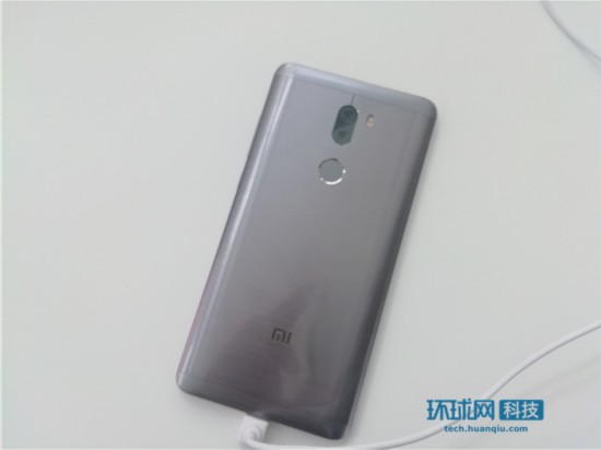 5.7寸+双摄像头米5sPlus发布售2299