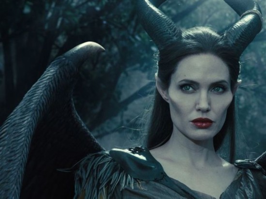 Angelina Jolie--mI]Gn