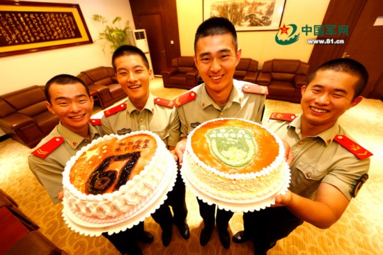 祖国母亲,这是边防战士为您定制的生日蛋糕(组