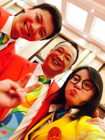 洪荒少女谈恋爱?傅园慧被小鲜肉牵手,男方竟是