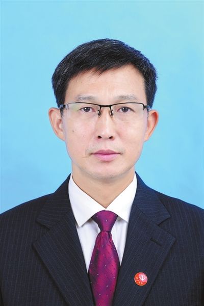 贵港市人民政府市长、副市长,市中院院长、检