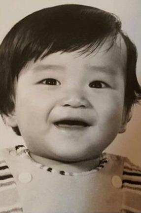 曝陈晓东童年靓照 蘑菇头大眼萌清秀如女娃(组