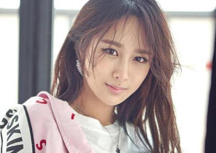 杨紫整容了吗?杨紫写真曝光被疑整容前后照片