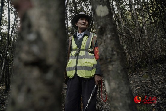 共和国同龄人的一天:猴王多布杰(组图)