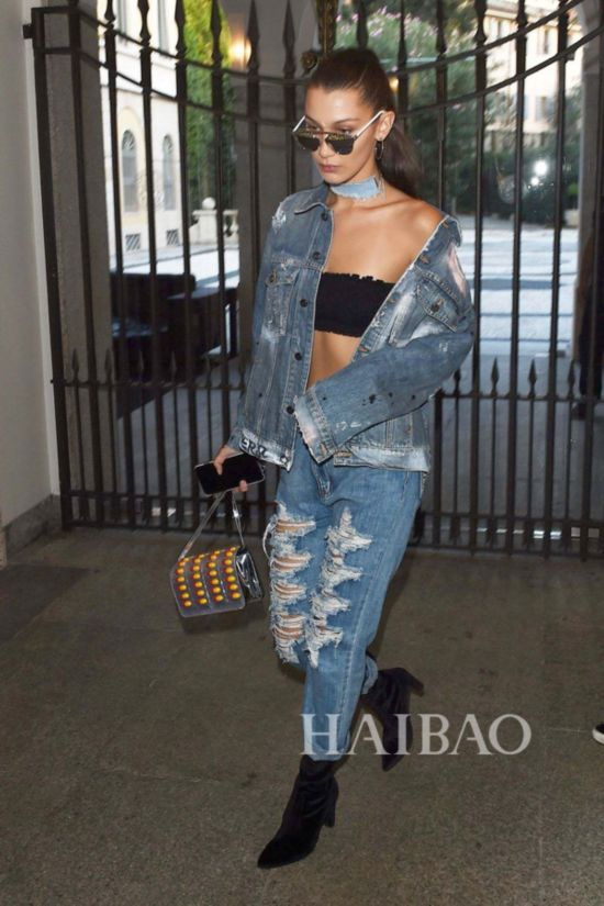 ���ԡP���}�w (Bella Hadid) 2016�~9��22�騭��Made Gold x Step Son���J�~�M�f�tAre You Am I�¦�ٯݻPOne Teaspoon���J�ǡA��Stuart Weitzman�u�u�b�����~�X