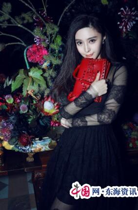 范冰冰出席秀后晚宴 黑色蕾丝礼服性感优雅(高