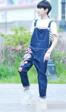 甜馨tfboys同框秒变迷妹王俊凯王源签名个性类女生a个性拽超女孩喜欢图片