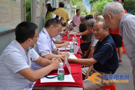 送什么礼品给高血压老人比较好-高血压老人送