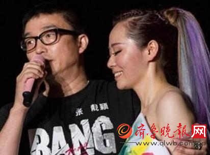 张靓颖母反对婚事 揭冯轲个人资料粉丝倒冯真