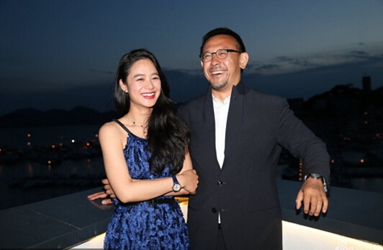 姜文现在的妻子周韵是一个极其温柔贤惠的女人,小姜韵20岁仍旧能够