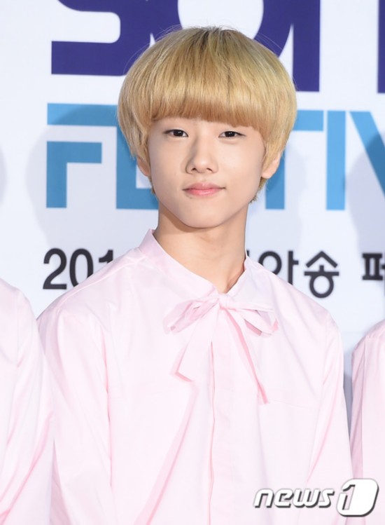 EXO、NCT齐亮相亚洲音乐节 张艺兴《what