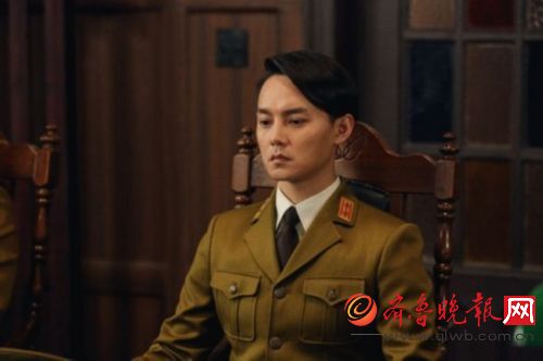 《麻雀》尹正演超级大反派苏三省 一边爱着李