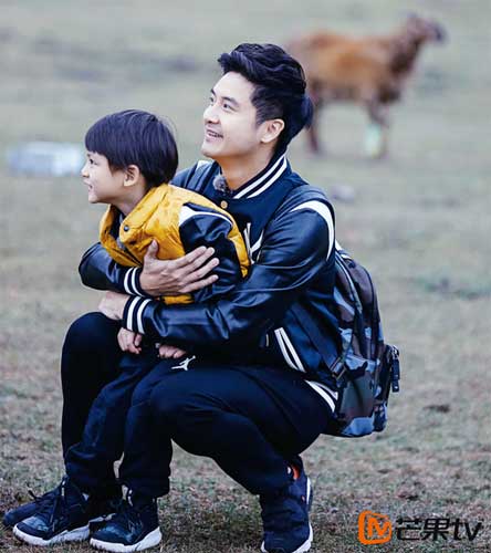 《爸爸4》小亮仔软萌成团宠 小奶音萌化众人