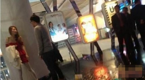脱内衣全部脱完视频_内裤内衣女士拖全部脱(3)