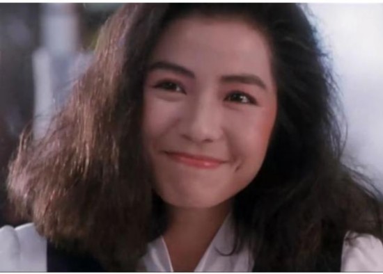 钟楚红市场买菜风韵犹存 普通休闲装走出明星