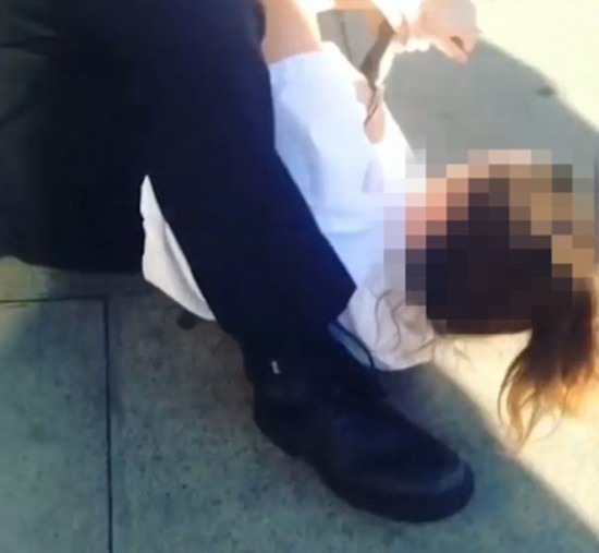 英国一头像对家人女生v头像遭其暴力指控动漫女孩警察双马尾图片
