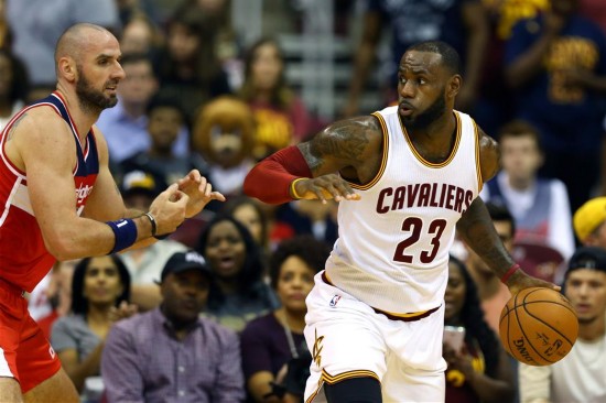 NBA季前赛:骑士不敌奇才