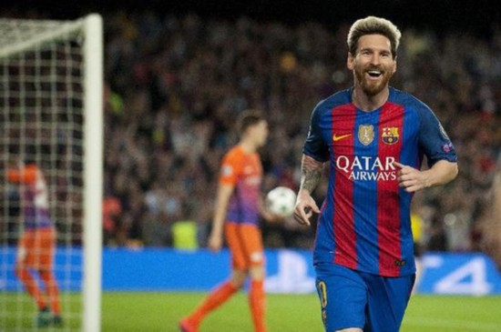 梅西帽子戏法 巴萨四球胜曼城