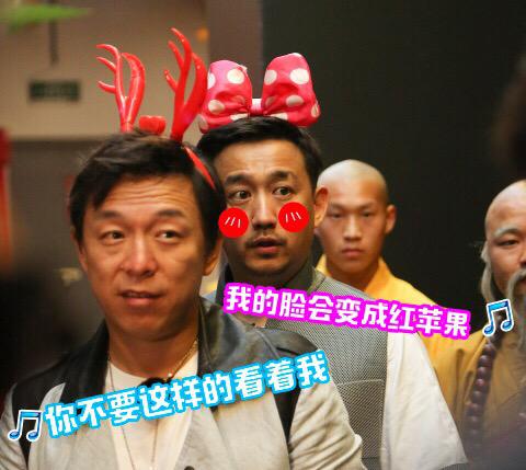 张艺兴机场晕倒被抬走 SM回应:因疲劳睡眠不足