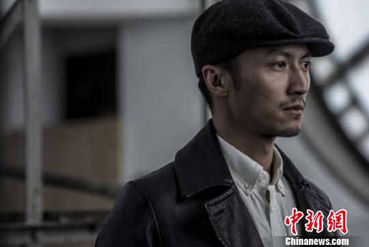 香港电影《惊天破》内地公映 谢霆锋片场秀厨艺