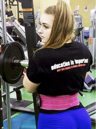 萝莉脸汉子身:有着芭比娃娃一样的精致面庞 手