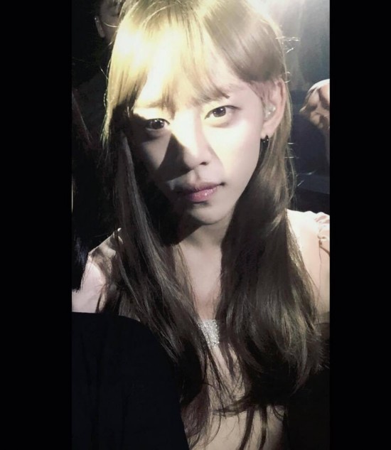 韩国明星男扮女装美过女人 金俊勉金在中妩媚