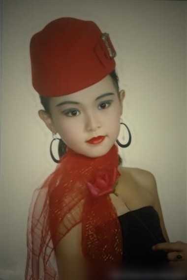 赵丽颖唐嫣郑爽刘亦菲 看图说话明星小时候也