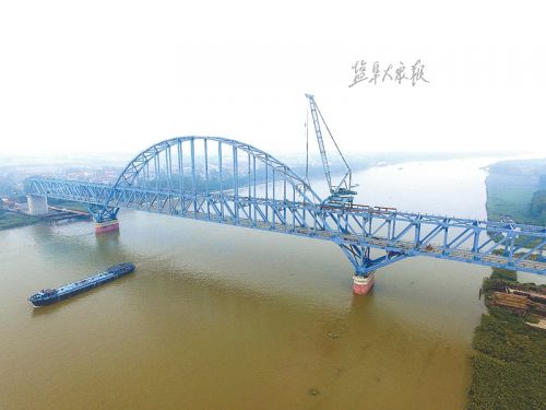 控制性工程 灌河特大桥成功合龙--人民网江苏频