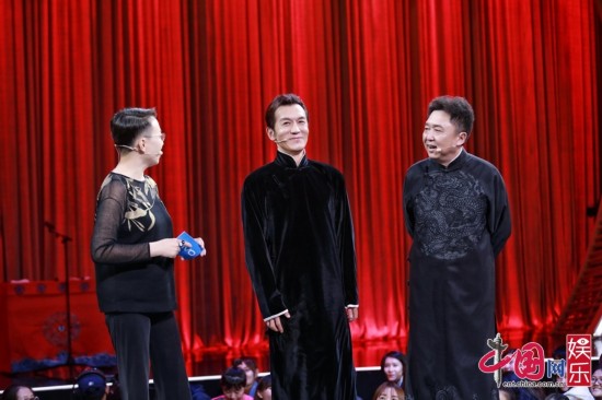 李咏跨界说相声 搭档于谦叫板郭德纲(图)