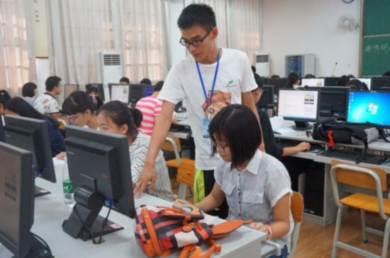 广西中医药大学开展新生入学教育考试