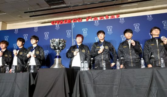 英雄联盟S6总决赛冠军SKT冠军皮肤:扎克、纳