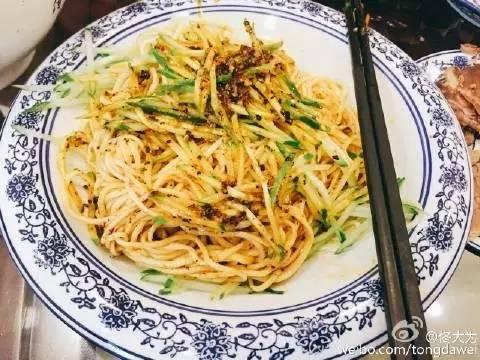 佟大为直播秀厨艺 带你诠释吃货的最高境界(组