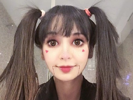 霍建华如懿传花絮照曝光 与狗狗互动暖化众人