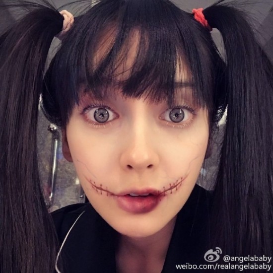 Angelababy晒万圣节妆容双马尾惊艳 姚晨小S