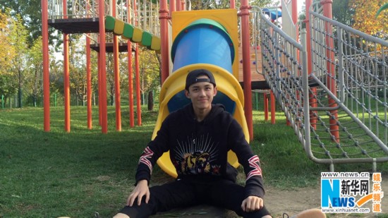 吴磊万圣节视频搞怪 惊悚画面萌翻粉丝