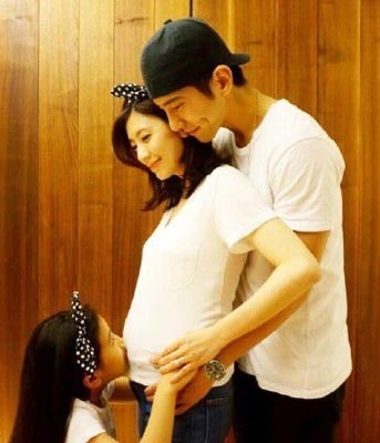 林心如秒删照片:林心如怀胎六月曝光孕肚又秒