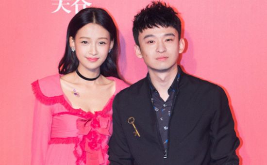 孙怡董子健首次合体亮相 小情侣不遗余力撒狗