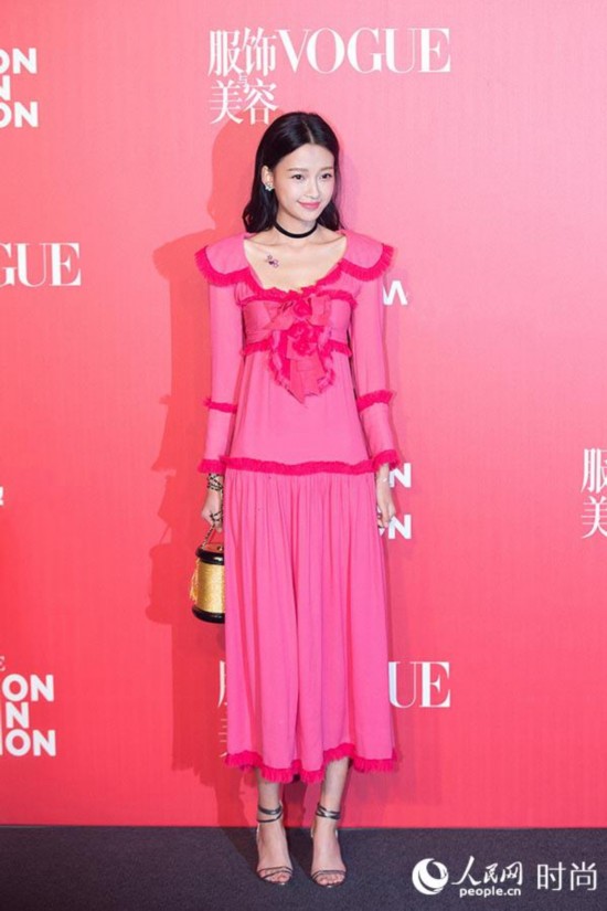 孙怡董子健首次合体亮相 不遗余力撒狗粮