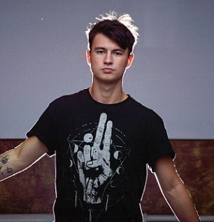 16岁少年斩首情敌