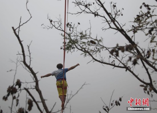 诞生百米扁带倒走速度最快吉尼斯世界纪录(
