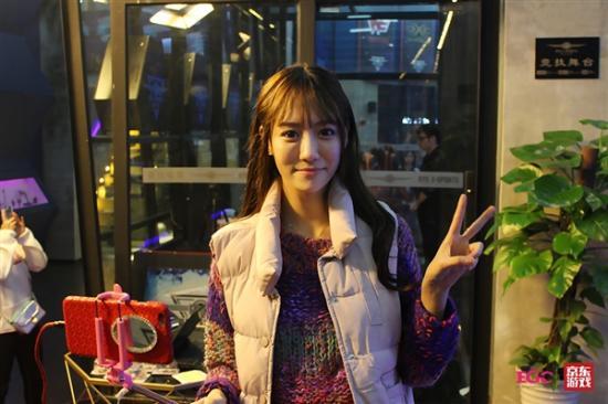 国内LOL比赛女子战队颜值赞 男网友:已无心恋